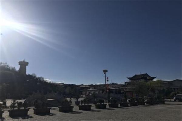 迪庆旅游必去的景点（迪庆州十大好玩的旅游地）(4)