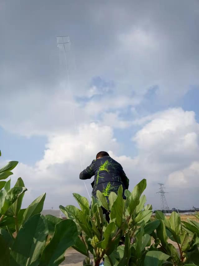 风筝手工制作简单步骤（手把手教你做霸气的手工风筝）(18)