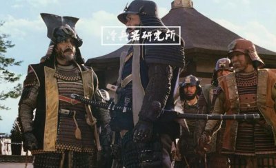 ​日本武士盔甲半面甲（让历史与娱乐人气结合）