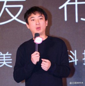 ​王思聪被曝升级做爸爸，抱婴儿图疯传，刚骂《封神》是垃圾片