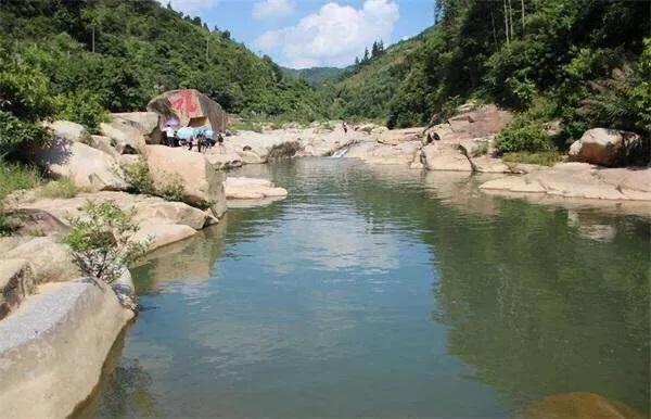 广东肇庆旅游必去十大景点简介（广东省肇庆市10个景点景观景区你去过几个）(18)