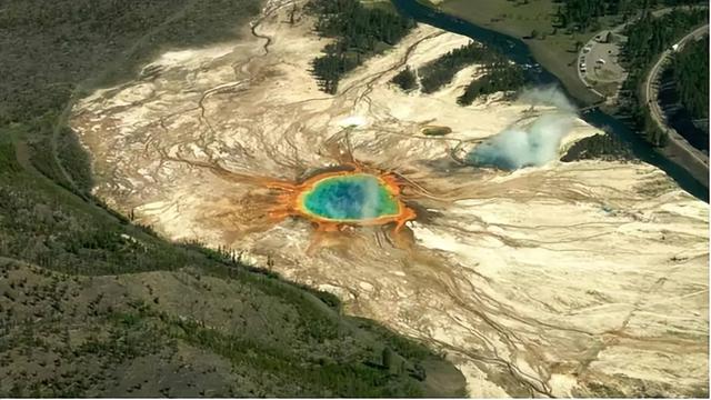 富士山火山爆发后有什么后果（日本多座火山喷发）(13)