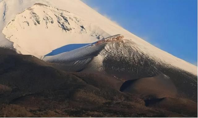 富士山火山爆发后有什么后果（日本多座火山喷发）(10)