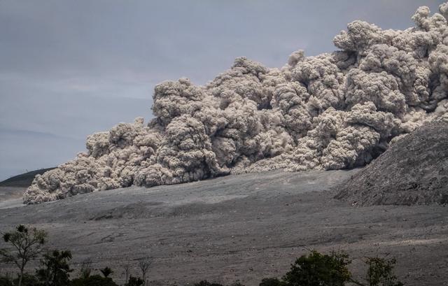 富士山火山爆发后有什么后果（日本多座火山喷发）(21)