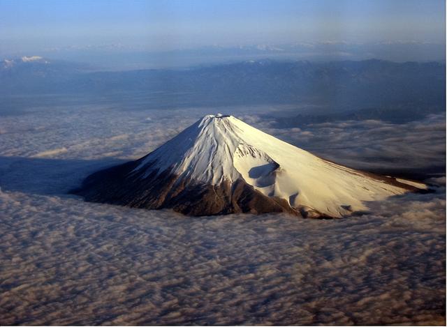 富士山火山爆发后有什么后果（日本多座火山喷发）(5)