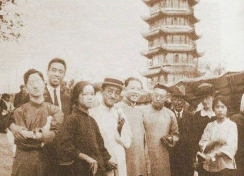 1931年的今天，富二代诗人徐志摩，为见林徽因，坠机而亡