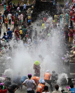 ​泼水节是哪个民族的风俗(泼水节的意义和价值)