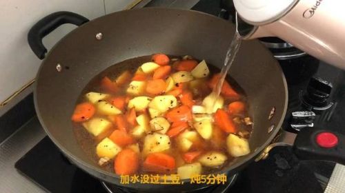 土豆炒胡萝卜的做法(西兰花炒胡萝卜的做法)-第2张图片-