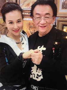 ​相声泰迪侯耀华，魏蜀吴三国混血安娜金！这对师徒真是一座宝藏！