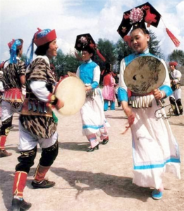 ​满族(建国之后，满族人口普查竟然只有8万人左右，很多人都不敢承认)