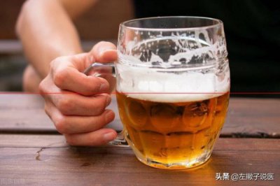 ​一天能喝多少啤酒(一天喝多少啤酒算酗酒)