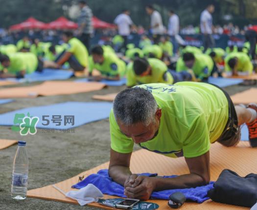 平板支撑会影响长高吗？做平板支撑会不会长不高？