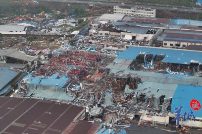 ​广州白云钟落潭遭遇强龙卷，官方：正组织救援和灾情统计