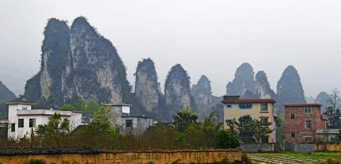 广西省最穷的两个城市