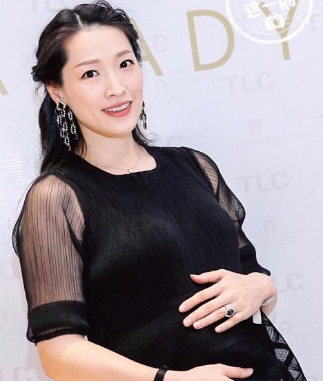 罗雪娟二胎产女！曾热恋鲍春来，现嫁普通工薪族儿女成双