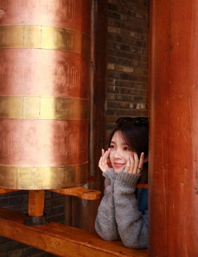 《无心法师》岳绮罗近照,气质独特,有灵气