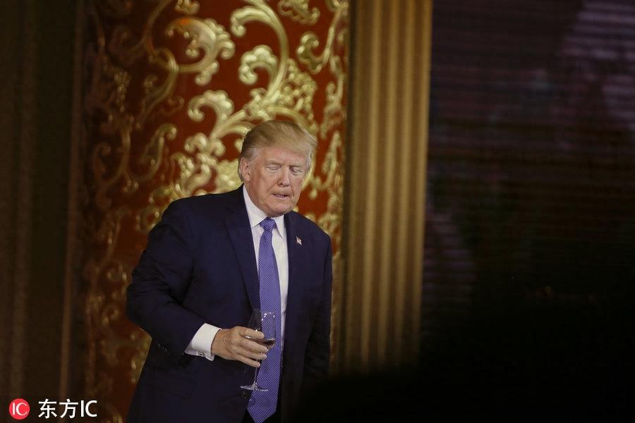 人民大会堂举行晚宴欢迎特朗普访华 特朗普举杯祝酒