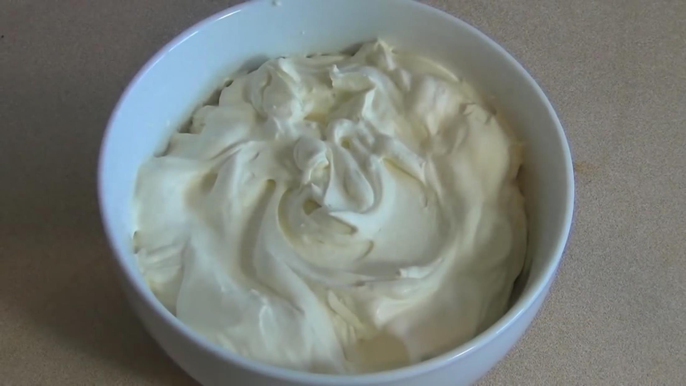 简单三步用牛奶做打发奶油,省事省钱还不快学