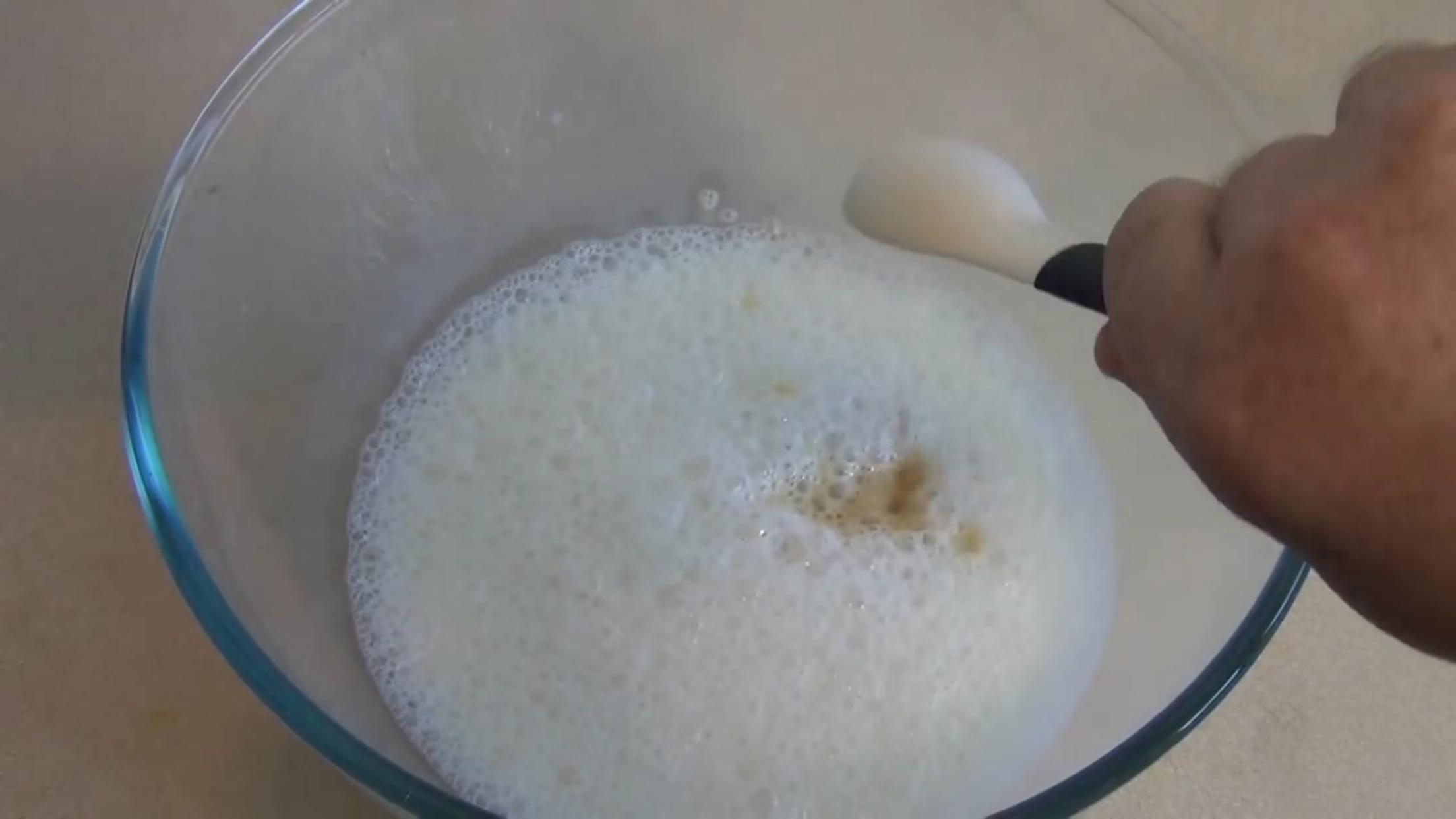 简单三步用牛奶做打发奶油,省事省钱还不快学