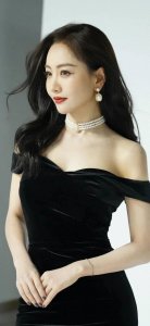 精致性感,集妩媚与端庄于一体的女子——杨蓉