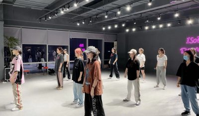 爵士舞教学基础入门(零基础如何入门爵士舞?这几个方法送给你)