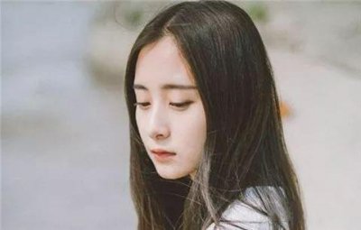 约女生她说忙看情况吧,该怎么回复才不尴尬?