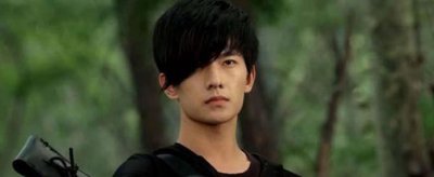 霍仙姑为什么跪闷油瓶?