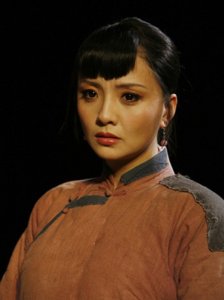 被迫“卖肉”为生的小福子,为何却成了压死骆驼的最后一根稻草?