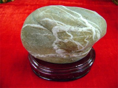 奇石收藏太着迷,万不可投入太多精力