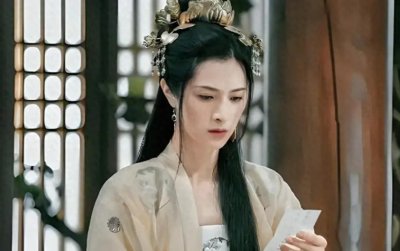 坚韧的美丽:裴南苇的艰辛一生和完美结局