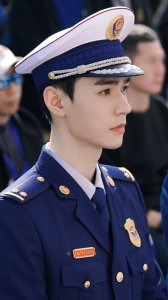 男艺人的警服剧照,你最磕谁?
