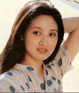 万万没想到,65岁“丁克”了一辈子的邓婕,最终成了人生赢家