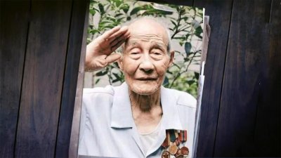 志愿军老兵刘祚坤,抢救出85桶汽油成一等功臣,回国后隐居40余年