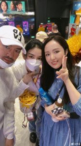 黄奕分享《世间有她》观后感 感叹一切都很美好